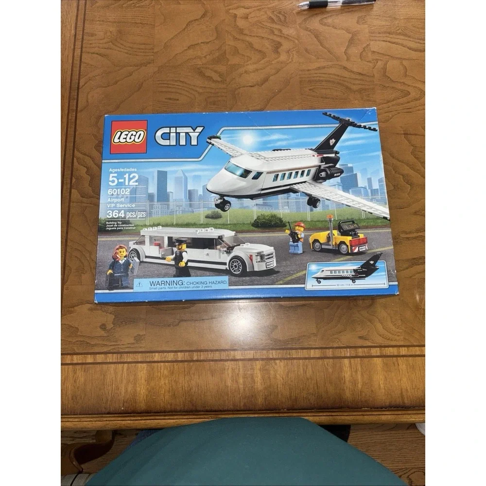 LEGO‎ City 60102 Airport VIP Service New Factory Sealed 5-12 364pcs Retired